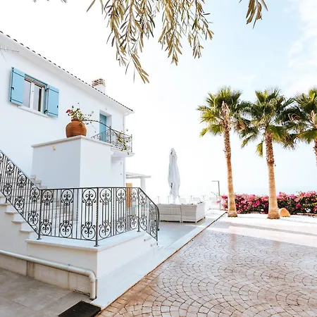 La Villa, Independent With Pool And Jacuzzi *
