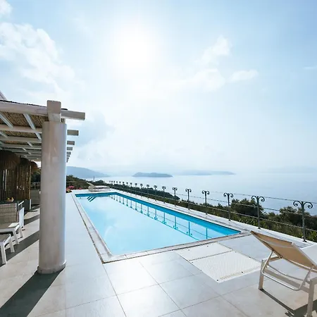 Villa La Villa, Independent With Pool And Jacuzzi *
