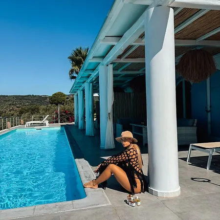 La Villa, Independent With Pool And Jacuzzi *
