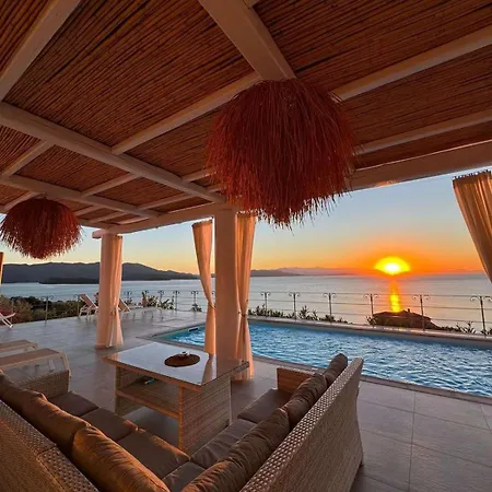 La Villa, Independent With Pool And Jacuzzi *
